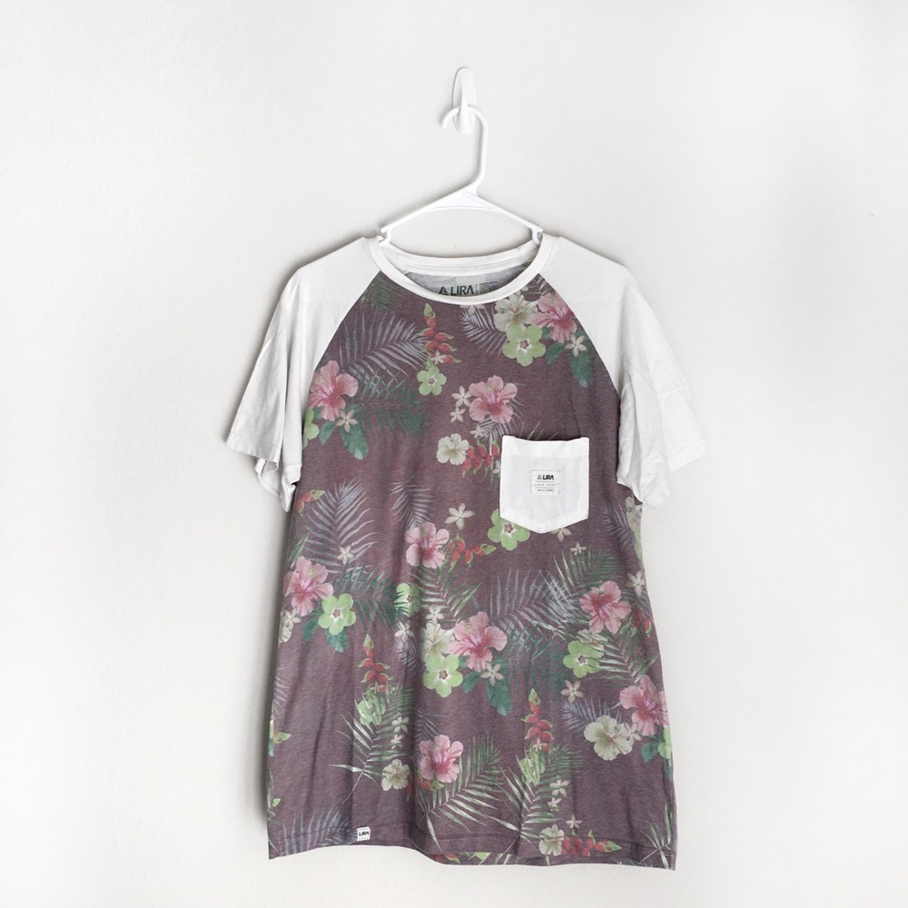 ⭐️5 for $25⭐️ Lira Floral Purple and White Colorblock T-Shirt
